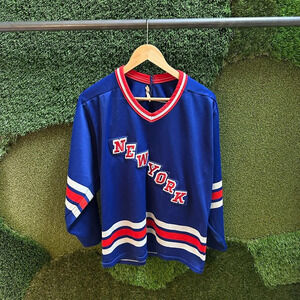 Vintage NHL CCM New York Rangers Spellout Jersey Medium